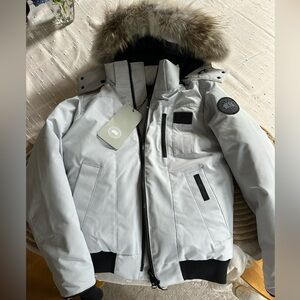 Canada Goose brand new with tags Borden bomber coat in the silverbirch color